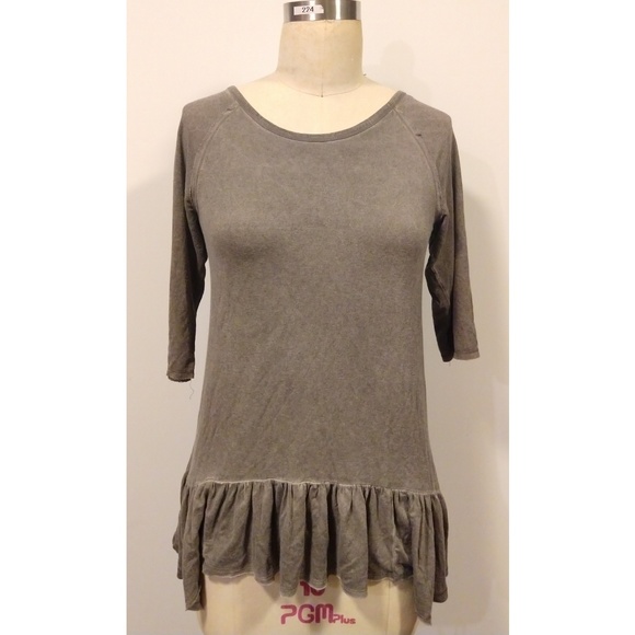 Dantelle Tops - Dantelle 3/4 Sleeve Shirt Ruffles Gray Medium